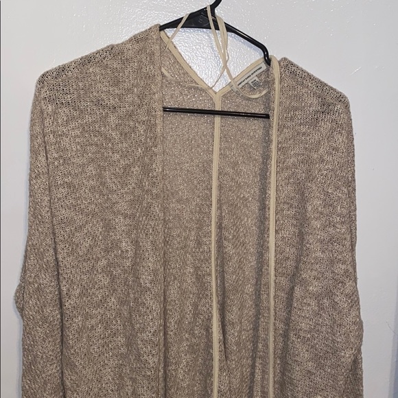 Women’s American Eagle Cream Cardigan - Picture 3 of 7